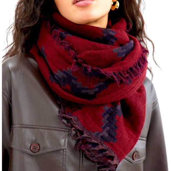 Wilfred Accessories - Wilfred - Diamond Mosaic Blanket Scarf - Balsamine (burgundy and navy blue)